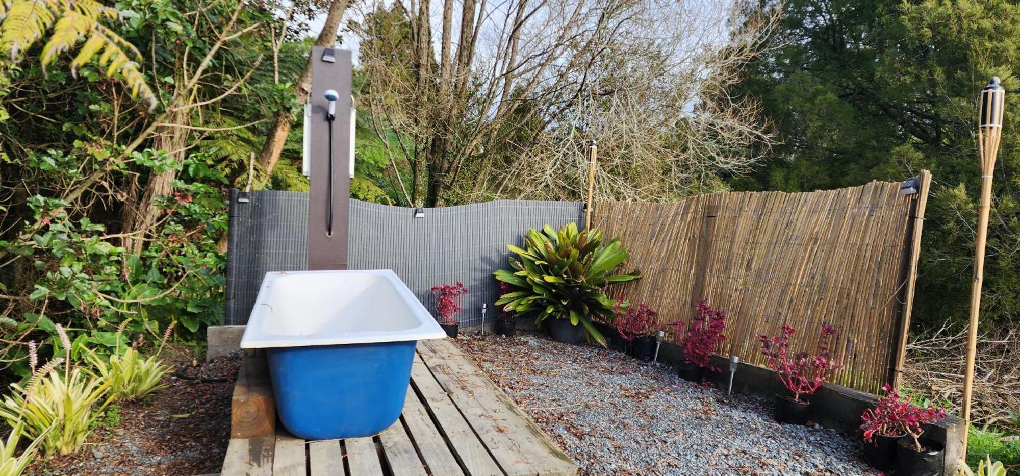 Cozy Cabin2 With Outdoor Bath At Dairy Flat Farm Waitoki 외부 사진